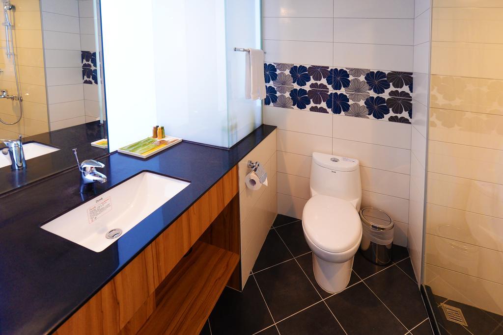 Bamboo Hotel Гаосюн Экстерьер фото