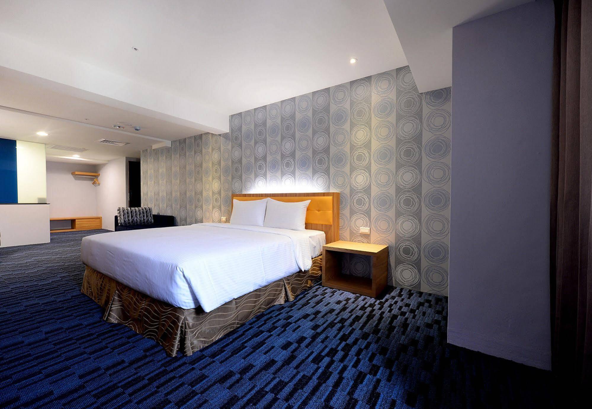 Bamboo Hotel Гаосюн Экстерьер фото