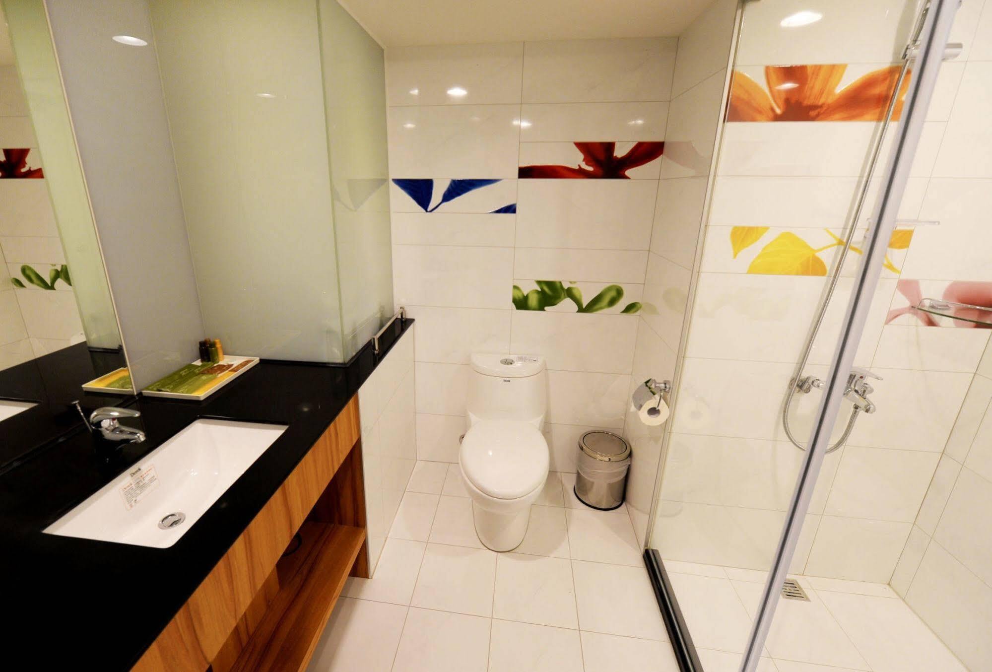Bamboo Hotel Гаосюн Экстерьер фото