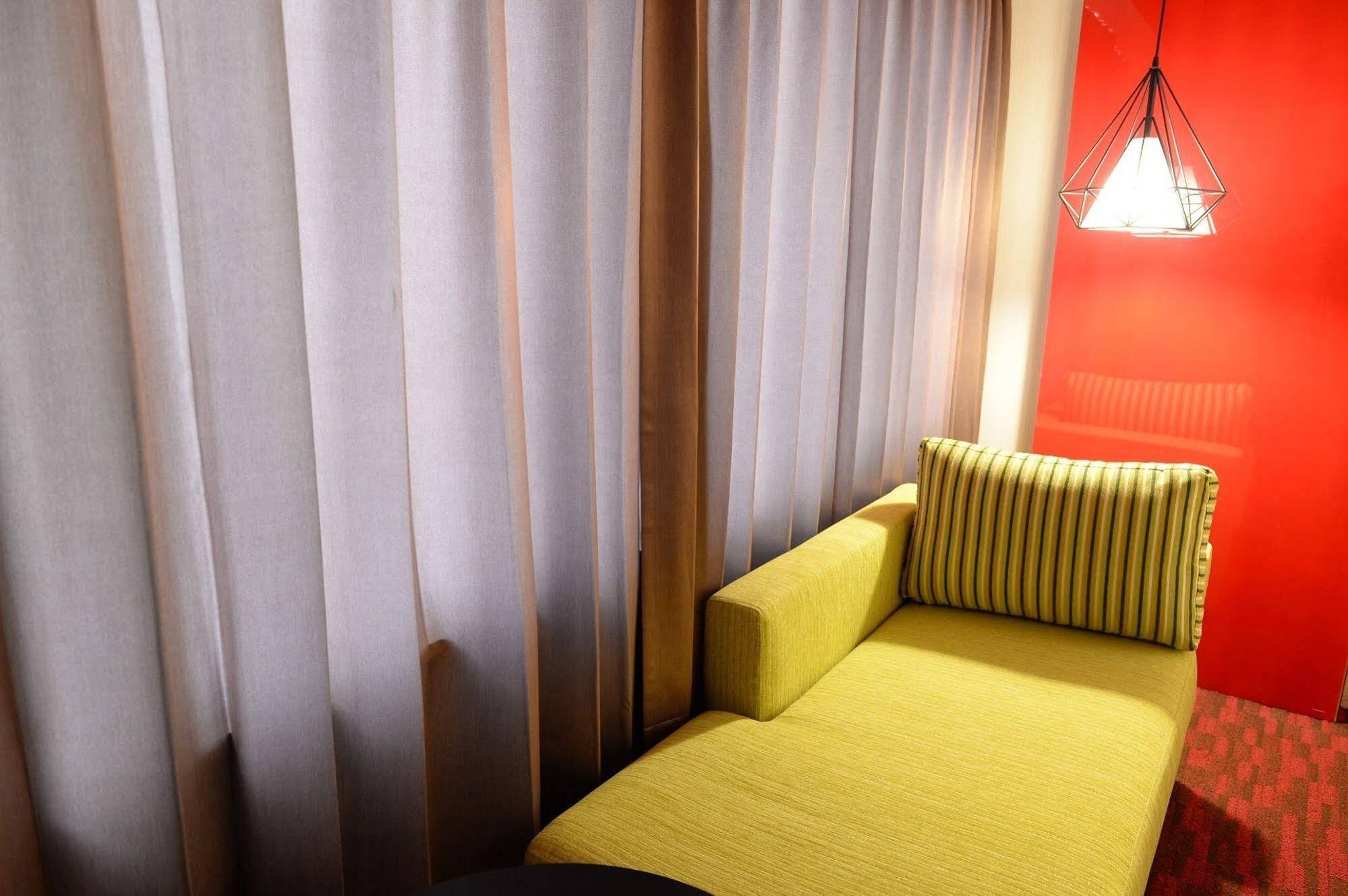 Bamboo Hotel Гаосюн Экстерьер фото